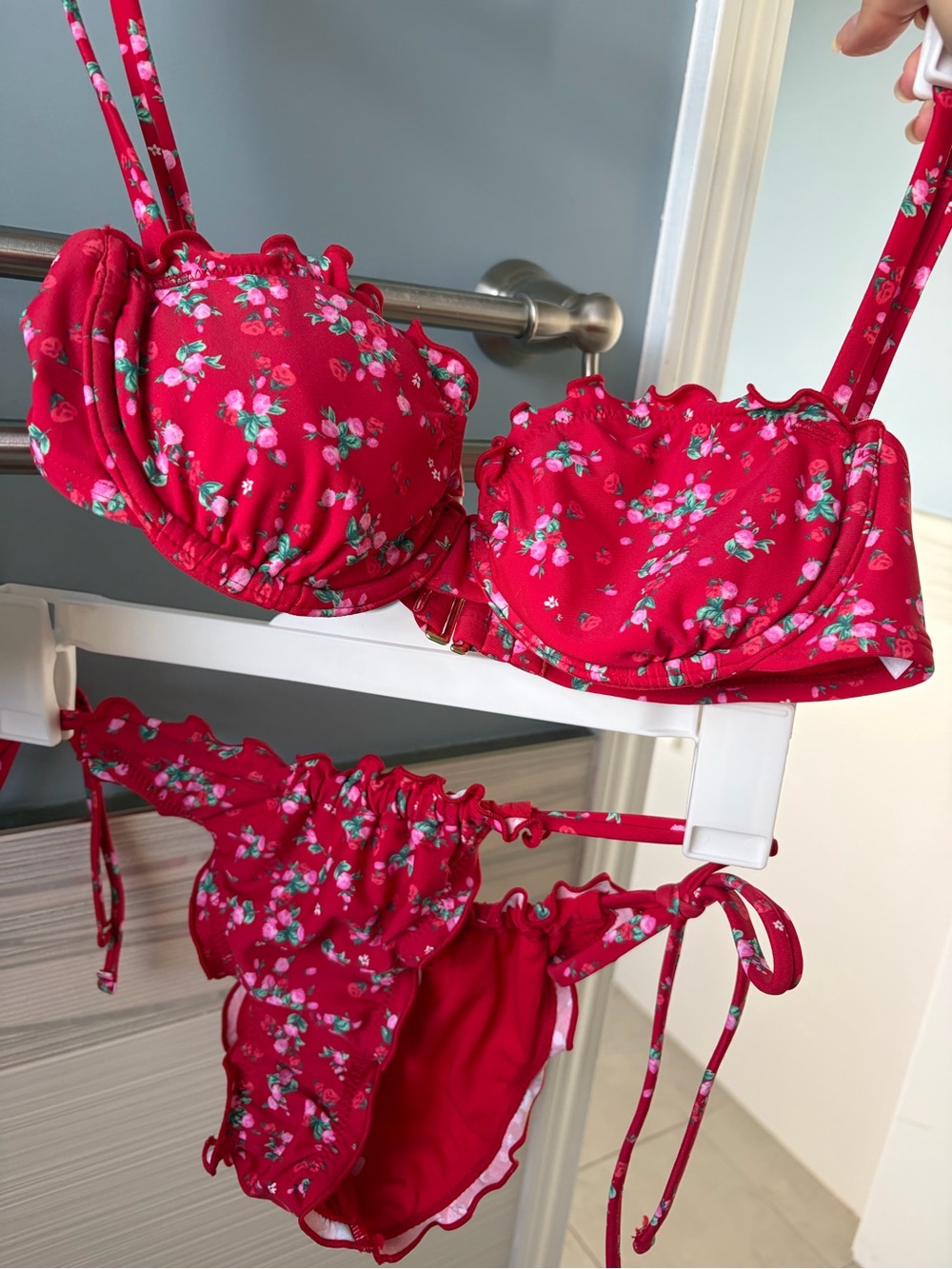 wild fable Red Floral Ruffle Bikini Set